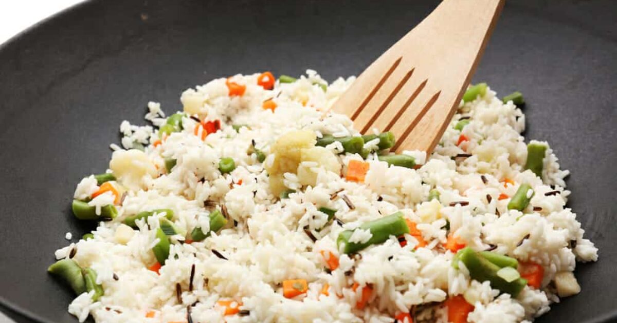 אורז מוקפץ עם ירקות